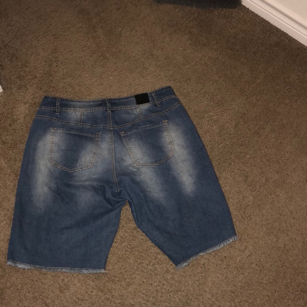 Shorts - Picture 4 of 4